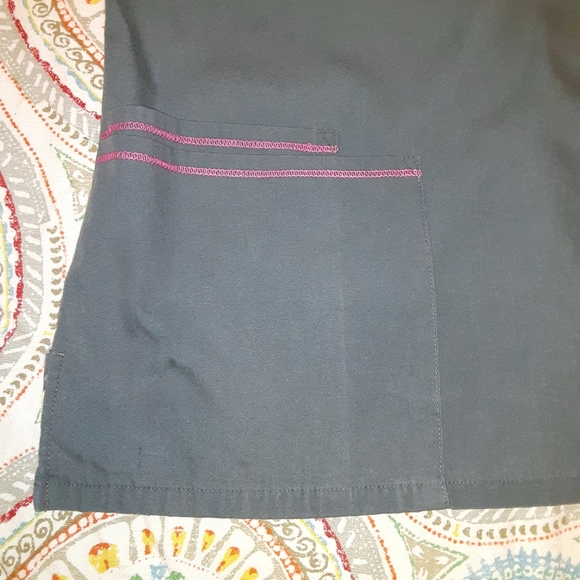 RUNWAY by Cherokee LOVE Scrub Top - Picture 11 of 11